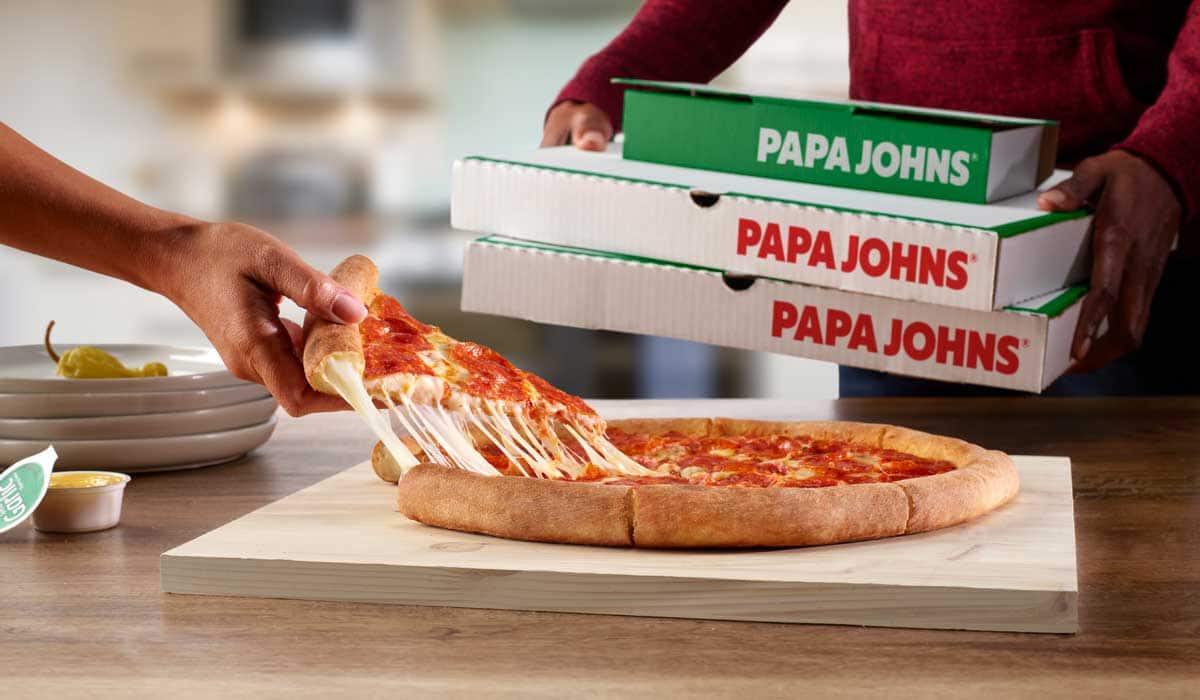 https://www.papajohns.com/pizza-delivery-near-me/img/pizza-delivery-hero.jpg